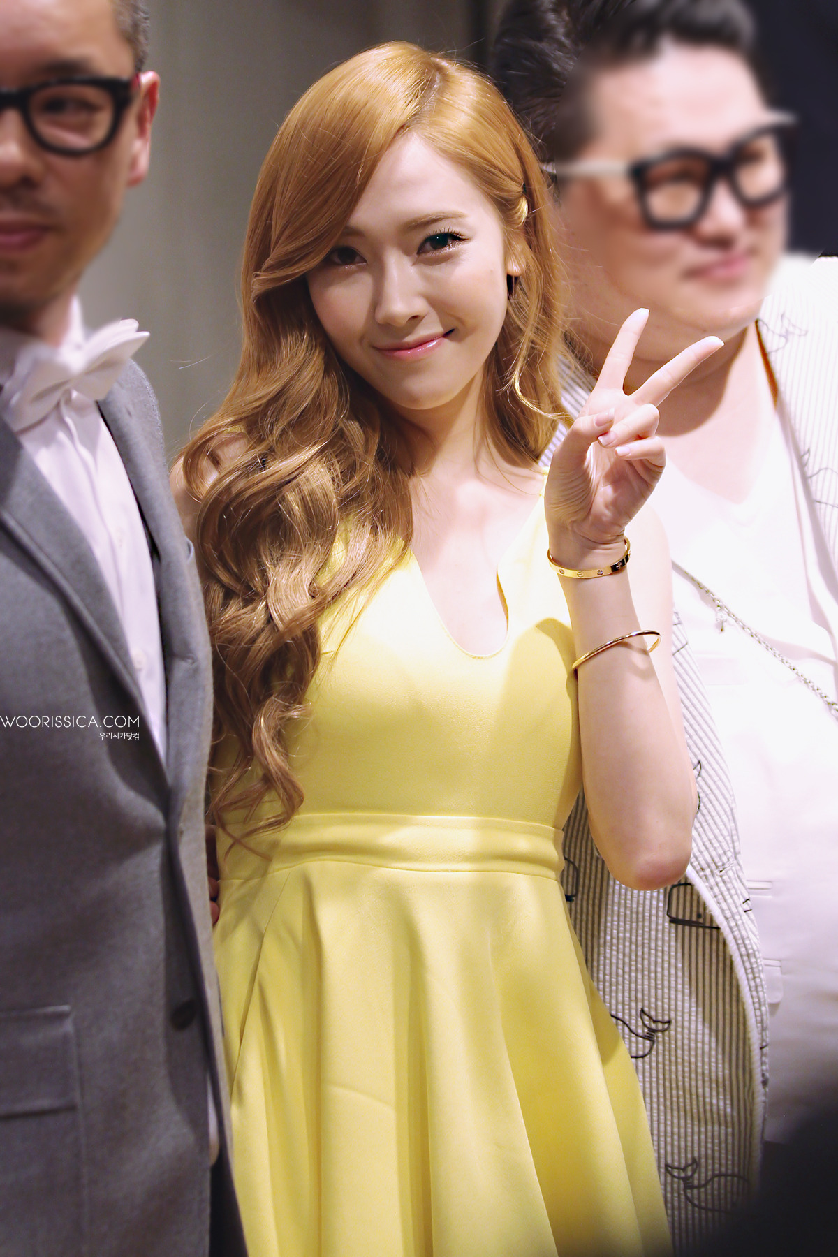 [PIC][12-05-2013]Jessica khởi hành đi Hồng Kông để tham dự sự kiện khai trương của "Demin Popup Store" vào sáng nay - Page 3 034C744151928BC41BBF7C