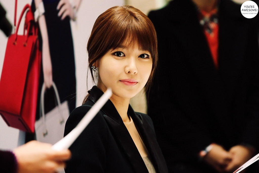 [PIC][20-02-2013]SooYoung xuất hiện tại buổi fansign cho thương hiệu "Double M" vào chiều nay 1322514B5124BF2F09001D
