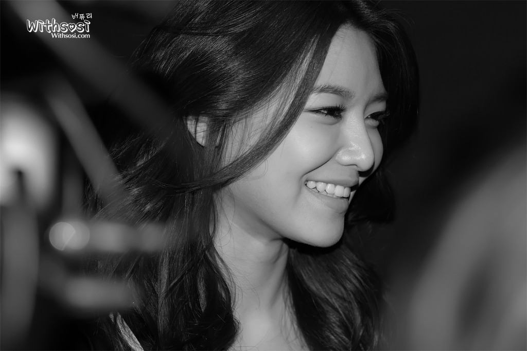 [PIC][05-04-2012]SooYoung xuất hiện tại "Jain Song Fashion Show" vào sáng nay 1530103F4F7D5B7419A43D