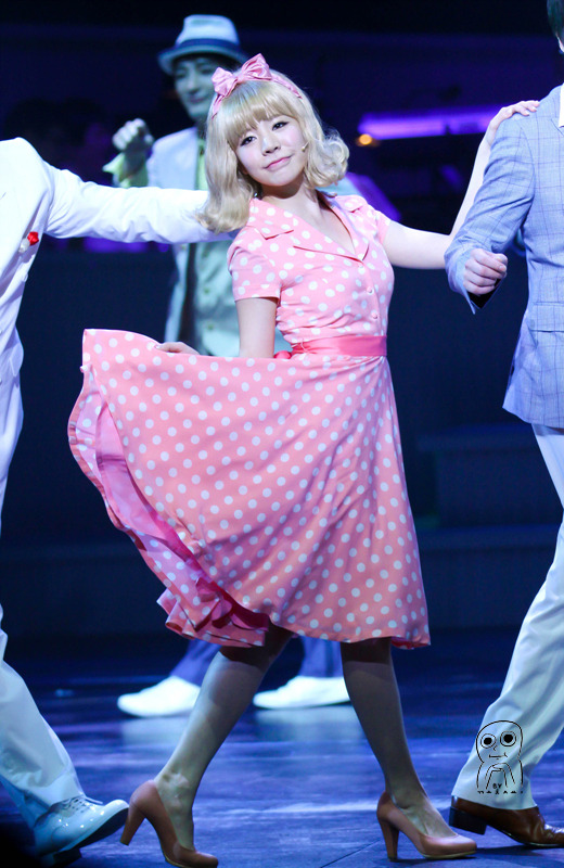 [OTHER][12-06-2012]Selca mới nhất của Sunny và Park Kwang Hyun tại hậu trường "Catch Me If You Can"  - Page 15 1758BE354FDA6B7022B5C5