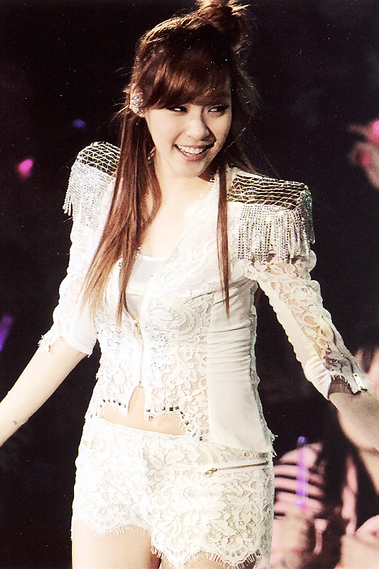 [PIC+VID+GIF][3-2-2012] *♫♥♫* Mushroom's HOUSE *♫♥♫* We're FANYTASTIC *♫♥♫* The Sharing Center *♫♥♫* - Page 28 193703464DEDF89E1E261C