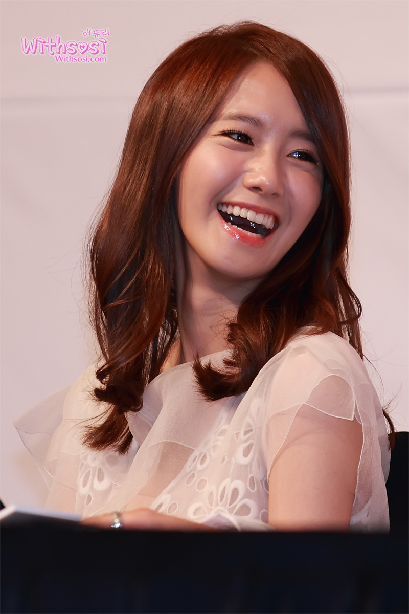 Yoona @KBS Love Rain Press Conference  2043243E4F6B2783318561