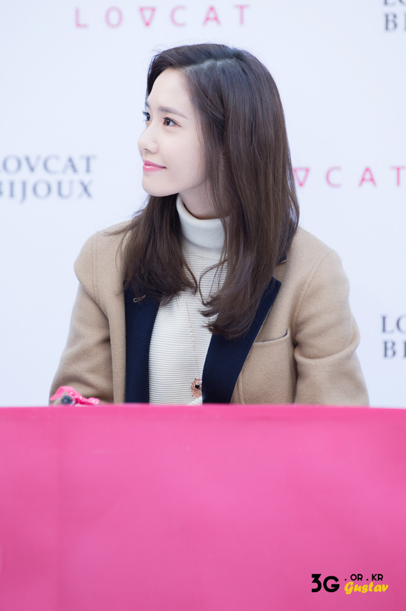 [PIC][24-10-2015]YoonA tham dự buổi fansign cho thương hiệu "LOVCAT" vào chiều nay - Page 3 2102F037562CDBC8132E89
