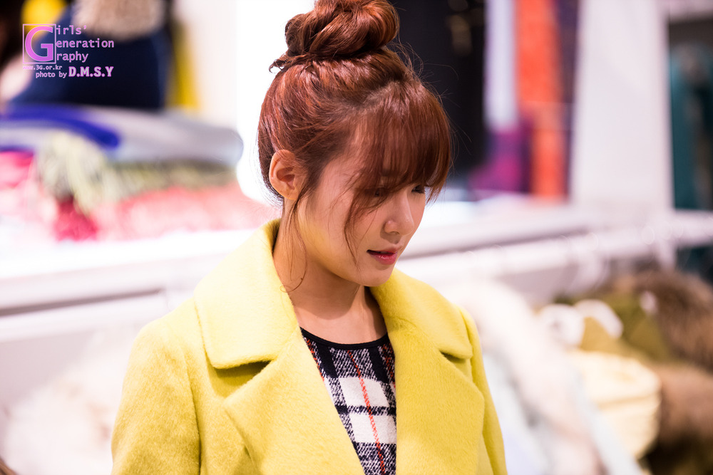 [PIC][28-11-2013]Tiffany ghé thăm cửa hàng "QUA" ở Hyundai Department Store vào trưa nay 21578B36529744D7116263