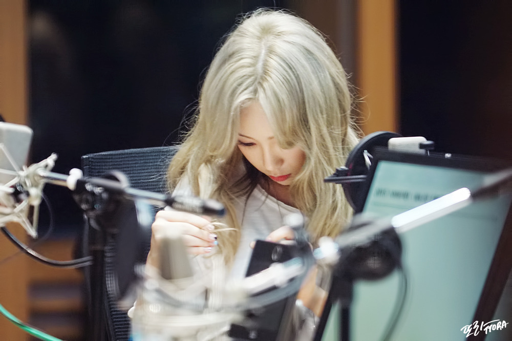 [OTHER][06-02-2015]Hình ảnh mới nhất từ DJ Sunny tại Radio MBC FM4U - "FM Date" - Page 31 226FCB4D5645C74E1AEEC2