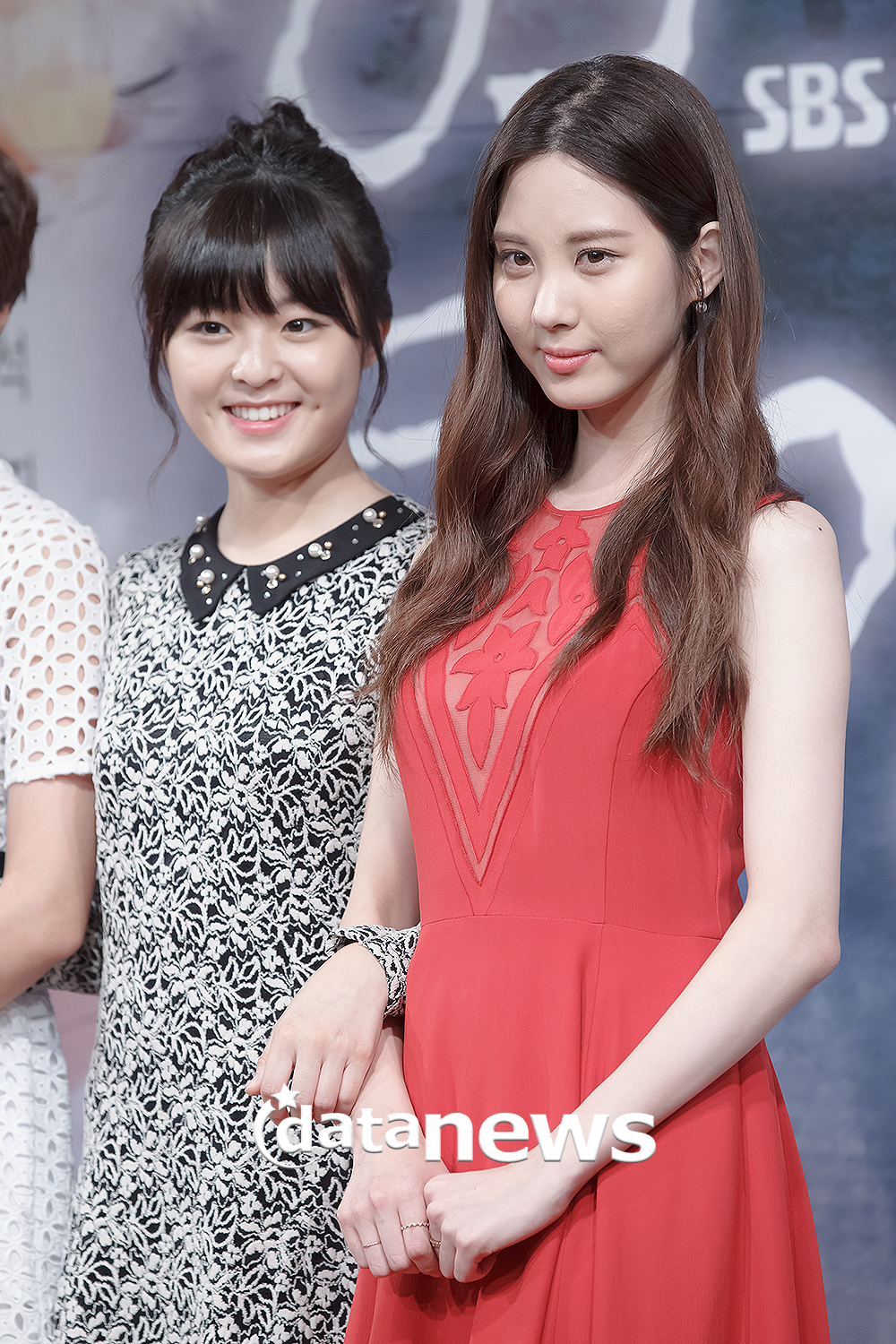 [OTHER][27-08-2013]Hình ảnh mới nhất từ bộ phim "Passionate Love" của SeoHyun - Page 2 2373734A52405F734993B2