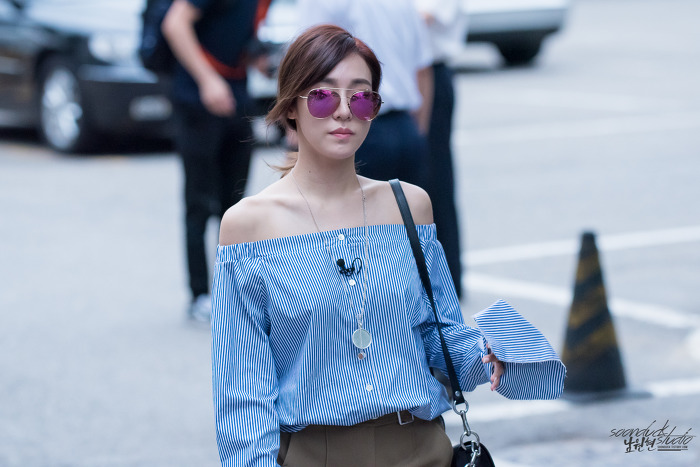 [PIC][01-07-2016]Tiffany xuất hiện tại tòa nhà KBS để quảng bá cho "SHUT UP" 237D354657767AE0268FB2