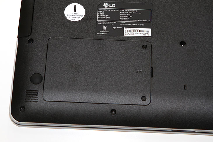LG 노트북, 15ND540-UX50K, 벤치마크,IT,IT 제품리뷰,운영체제가 미포함되고 비교적 무난한 성능에 쓸만한 제품을 찾으시나요. 그렇다면 이 제품이 그런 용도로 사용될 수 있는데요. LG 노트북 15ND540-UX50K 벤치마크를 하면서 이 제품의 특징들을 살펴보려고 노력을 해 봤습니다. 개인적인 생각으로는 무난하다는 생각을 많기 갖게 되었는데요. 참고로 이 제품은 게이밍 노트북은 아닙니다. 제 기준에서는 고성능의 게이밍 노트북은 아니라는 것이죠. 하지만 LG 노트북 15ND540-UX50K는 15인치에 FullHD 해상도에 IPS 패널을 사용한 제품이고 무난한 성능을 가지고 있어서 문서작업용이나 사무용으로 사용하기에는 매우 충분한 사양을 가지고 있습니다. 물론 아래에서는 어느정도의 성능의 게임이 가능한지도 간단히는 알아볼 것입니다.
