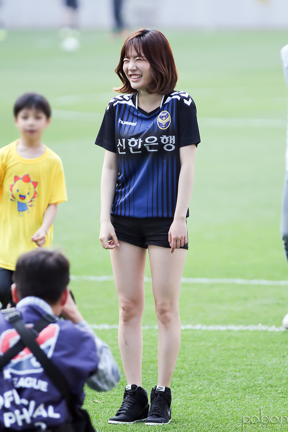 [PIC][22-05-2016]Sunny tham dự sự kiện "Shinhan Bank Vietnam & Korea Festival"  tại SVĐ Incheon Football Stadium vào hôm nay 2412463B5742EB331C877A