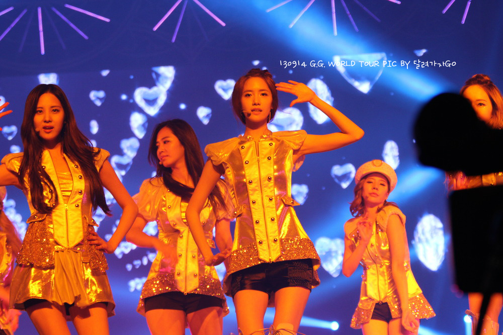 [PIC][13-09-2013]SNSD khởi hành đi Indonesia để biểu diễn "2013 Girls' Generation World Tour ~Girls & Peace~ in JAKARTA" vào chiều nay - Page 11 241F96355242F7AD1C4A36