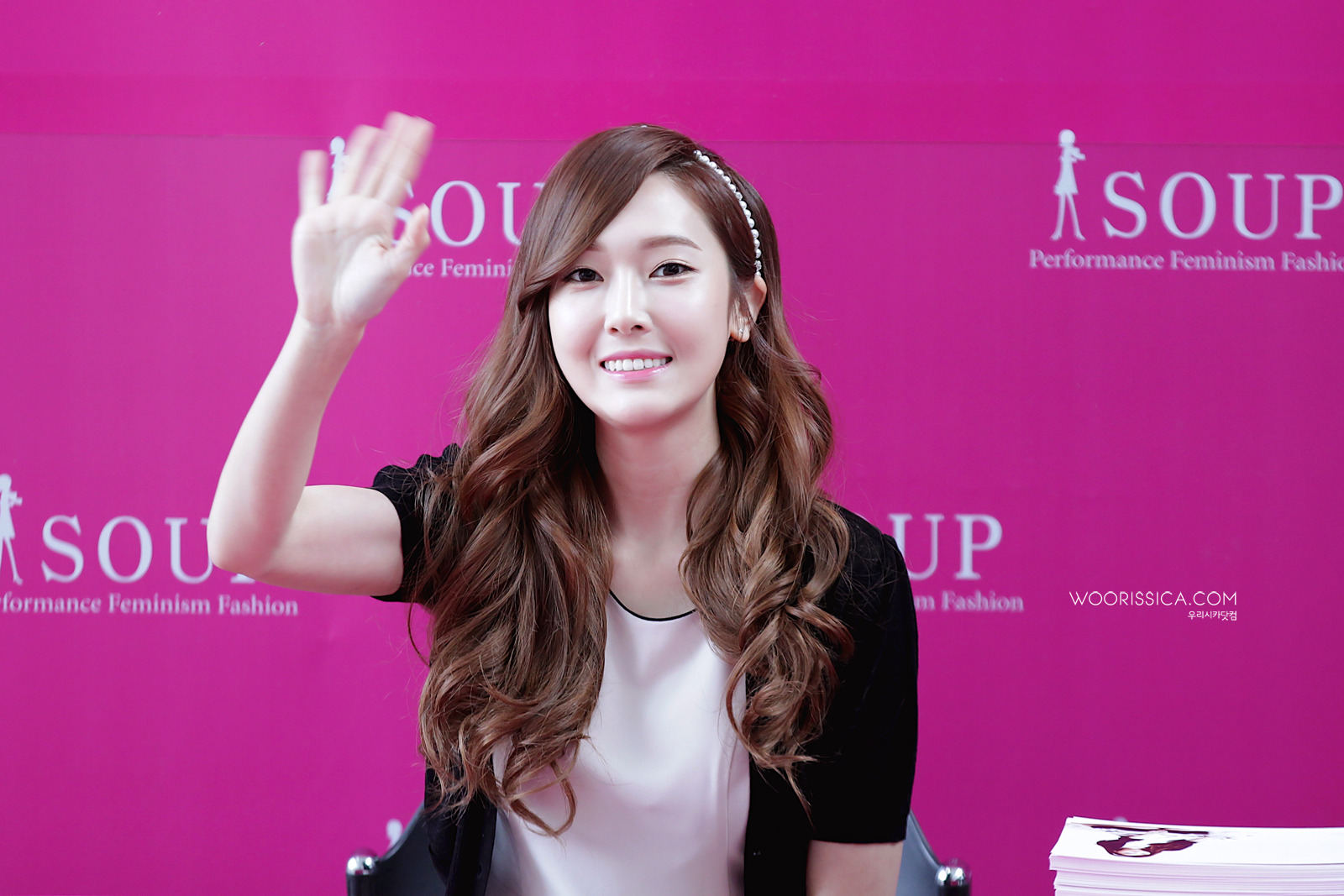 [PIC][04-04-2014]Jessica tham dự buổi fansign cho thương hiệu "SOUP" vào trưa nay 2457AD3E533FEB6332A566