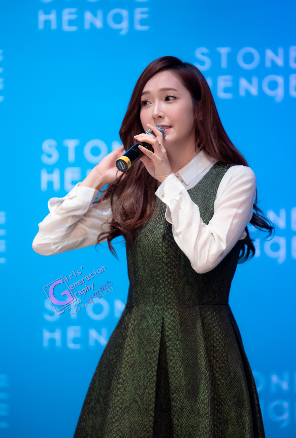 [PIC][01-12-2013]Jessica xuất hiện tại buổi fansign thứ 2 cho thương hiệu "STONEHENgE" vào trưa nay - Page 2 245EB64C529DFD99402A11