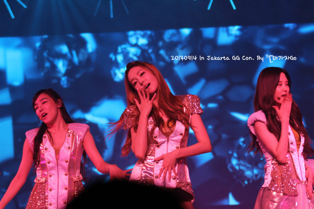 [PIC][13-09-2013]SNSD khởi hành đi Indonesia để biểu diễn "2013 Girls' Generation World Tour ~Girls & Peace~ in JAKARTA" vào chiều nay - Page 11 2465394B523886DE15B91F