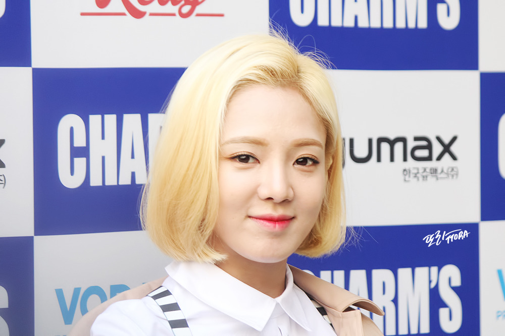 [PIC][18-10-2015]HyoYeon tham dự "HERA SEOUL FASHION WEEK S/S 2016 'CHARM'S’" vào trưa nay 254CE248563EDFA5306AEE