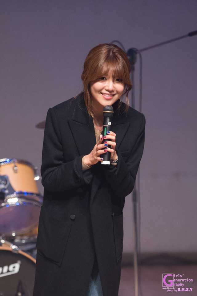 [PIC][20-12-014]SooYoung xuất hiện tại sự kiện "Korean Retinitis Pigmentosa Charity" vào chiều nay 267FD64E5495C27011AD9C