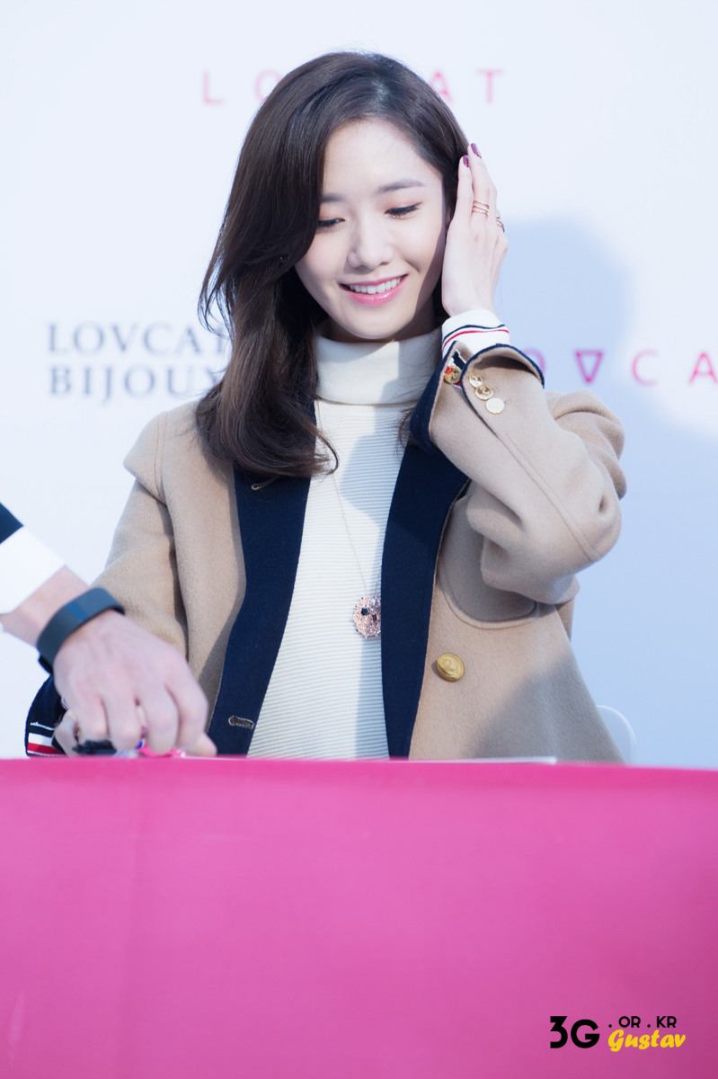[PIC][24-10-2015]YoonA tham dự buổi fansign cho thương hiệu "LOVCAT" vào chiều nay - Page 3 272A833C562CDBE005B7A0