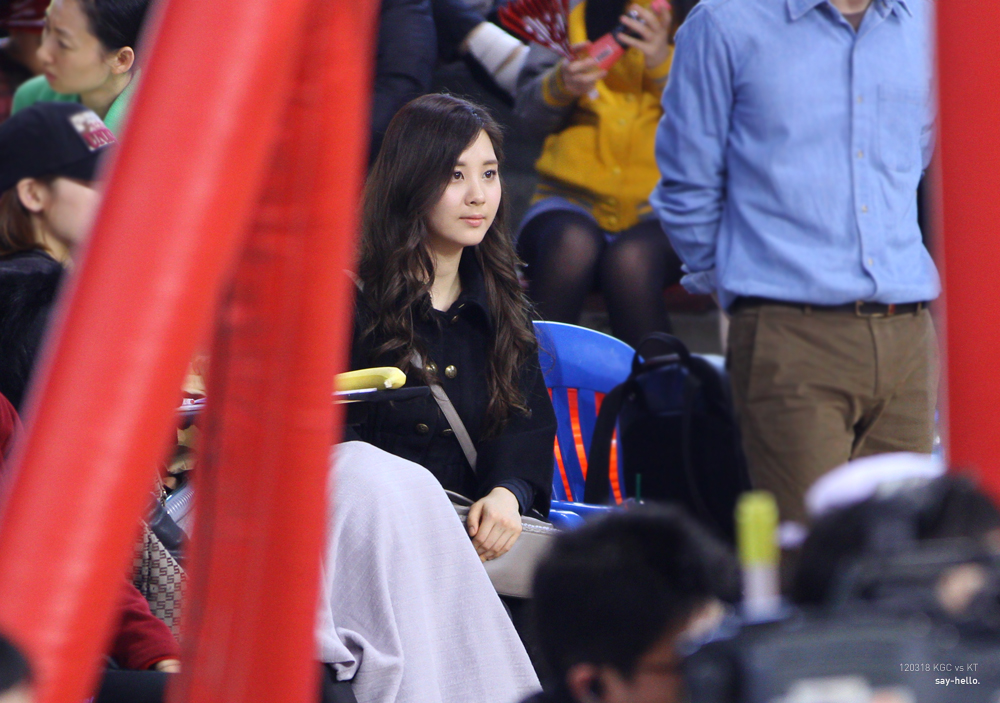 [PIC][18-03-2012]SeoHyun xuất hiện tại một trận đấu bóng rổ vào trưa nay 125BBF474F6607A61DB648