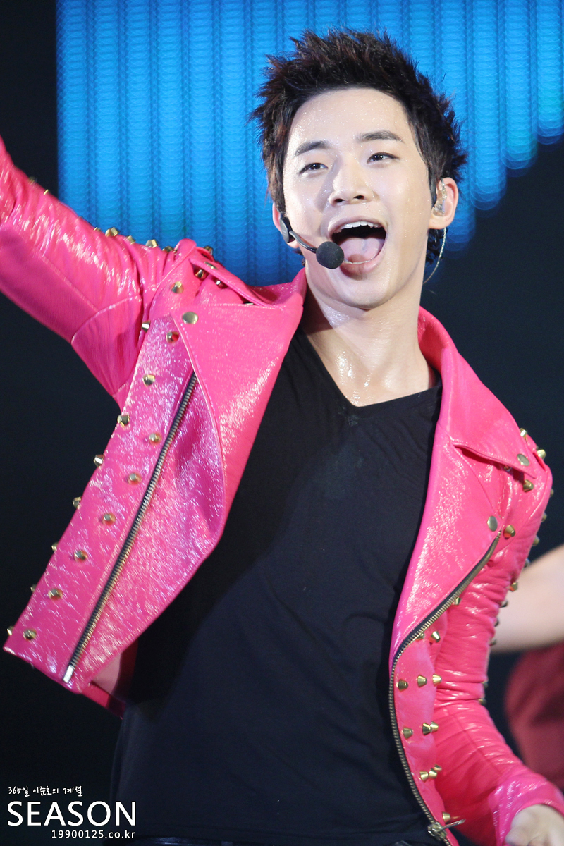 111007 2PM HANDS UP ASIA TOUR in TAIPEI 2011 | Lee Junho 이준호 