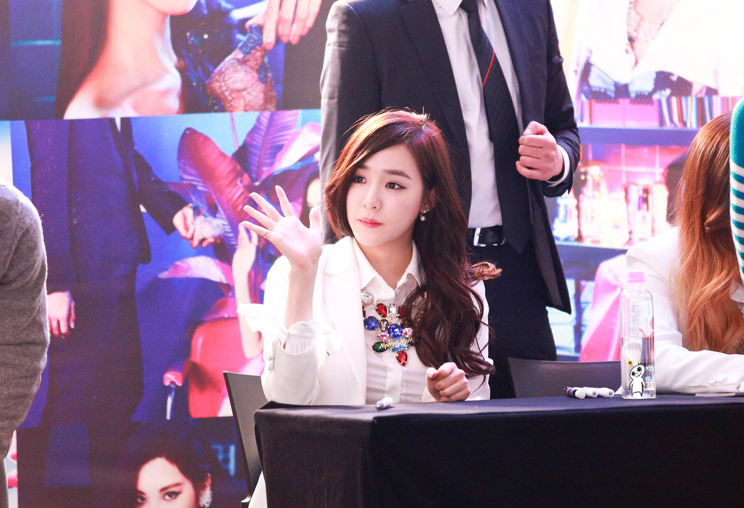 [PIC][14-03-2014]SNSD xuất hiện tại buổi fansign cho "Mr.Mr." vào tối nay  - Page 3 212A7C385323E80A0D9F3C