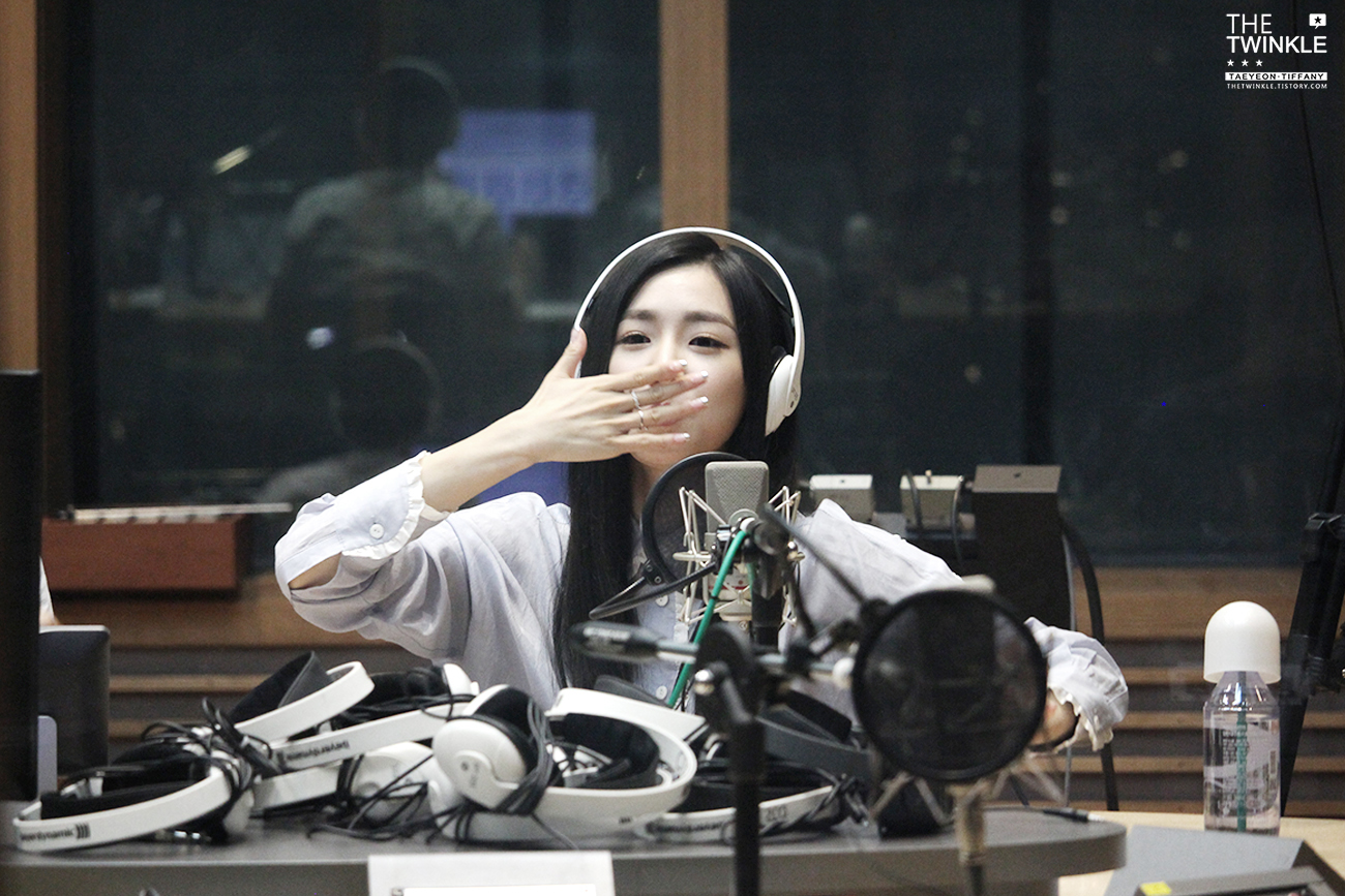 [OTHER][06-02-2015]Hình ảnh mới nhất từ DJ Sunny tại Radio MBC FM4U - "FM Date" - Page 19 220E2336558EB22E0C6101