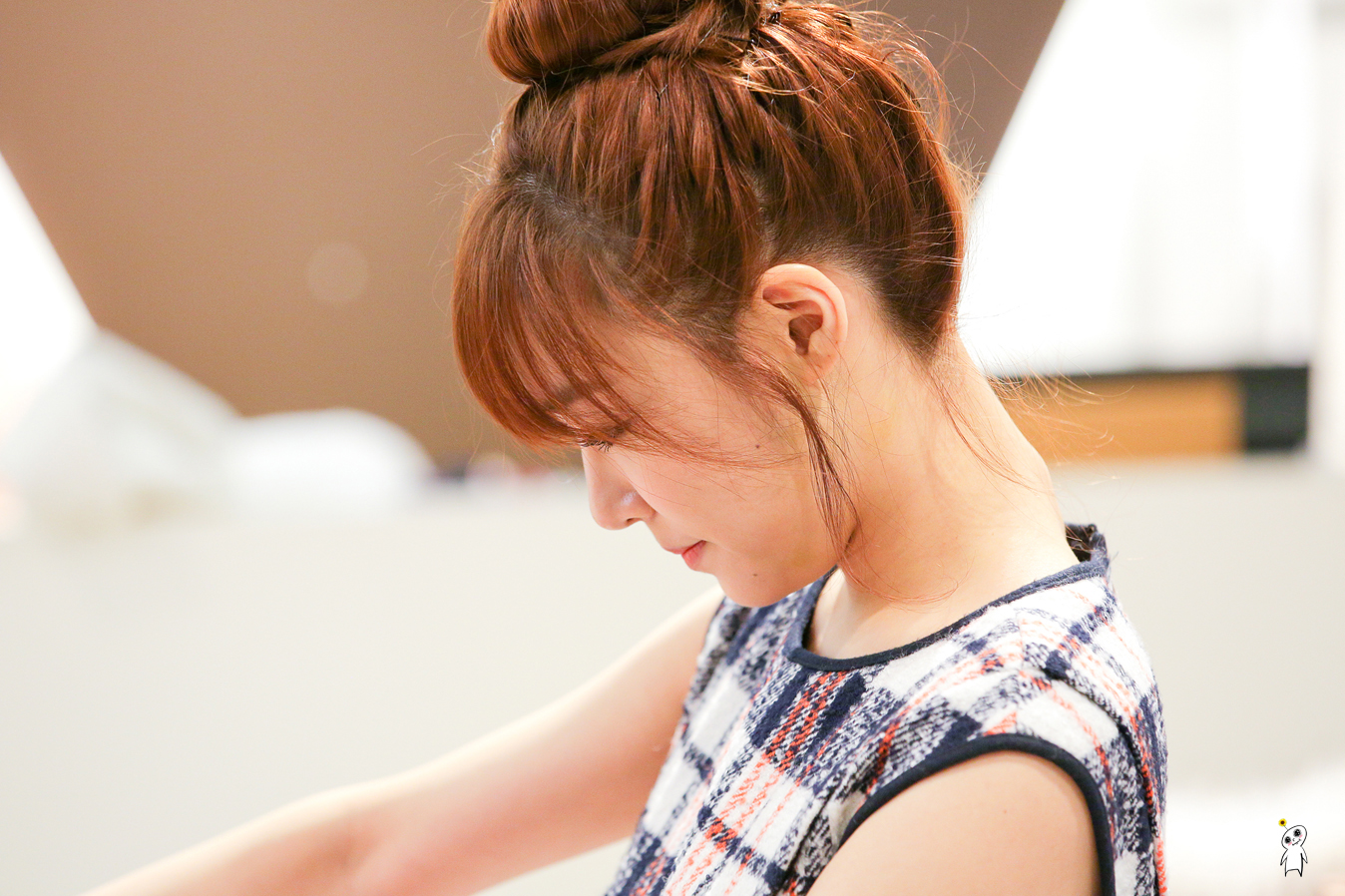 [PIC][28-11-2013]Tiffany ghé thăm cửa hàng "QUA" ở Hyundai Department Store vào trưa nay - Page 3 2330B44152980C942E2171