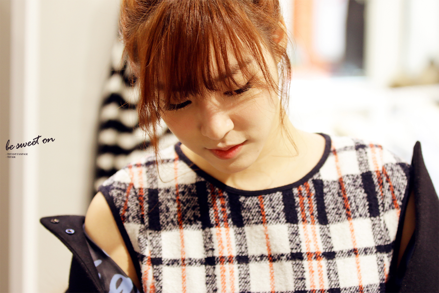 [PIC][28-11-2013]Tiffany ghé thăm cửa hàng "QUA" ở Hyundai Department Store vào trưa nay - Page 3 2410F746529C93BE1B66EA