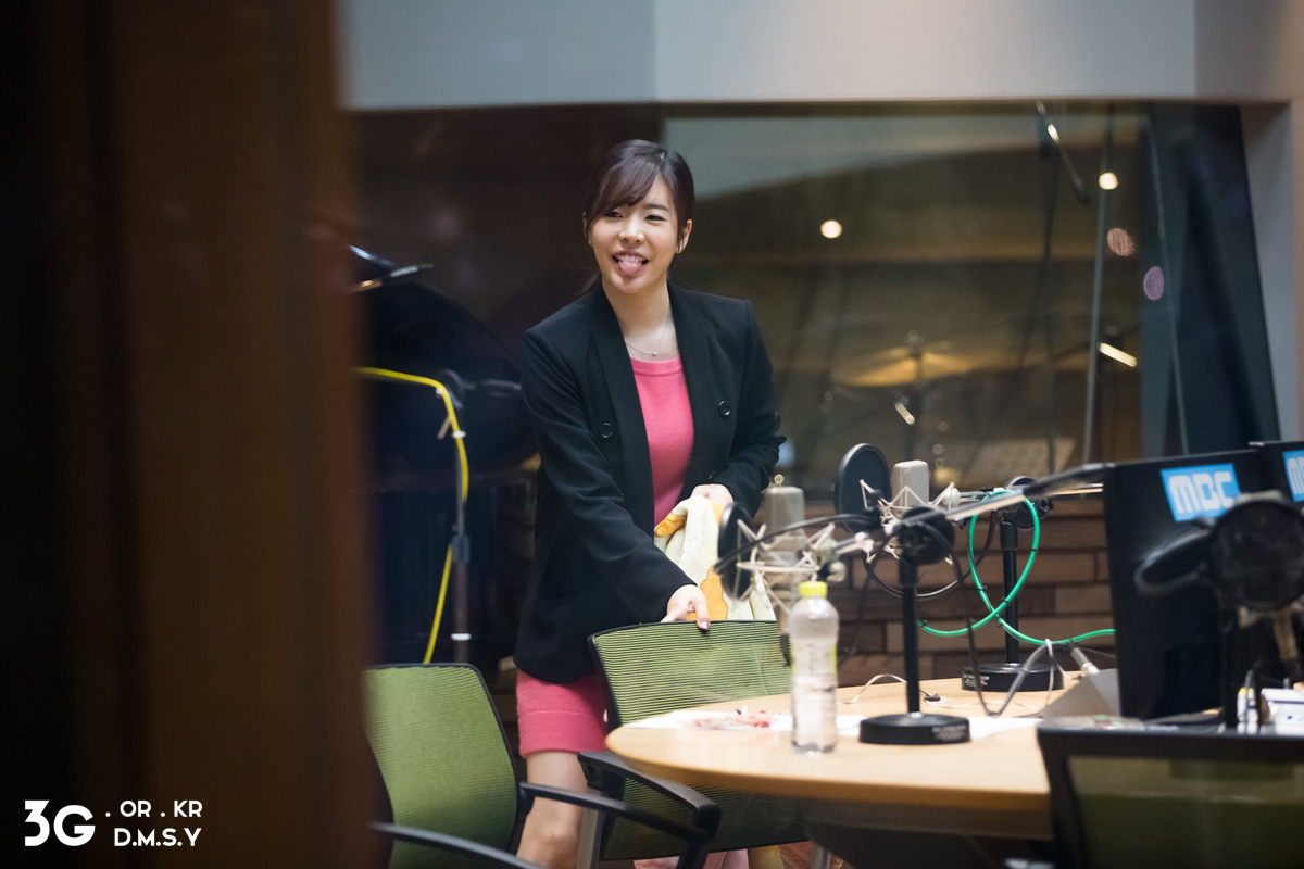 [OTHER][06-02-2015]Hình ảnh mới nhất từ DJ Sunny tại Radio MBC FM4U - "FM Date" - Page 8 262CCA3C5539E2BB103A3F